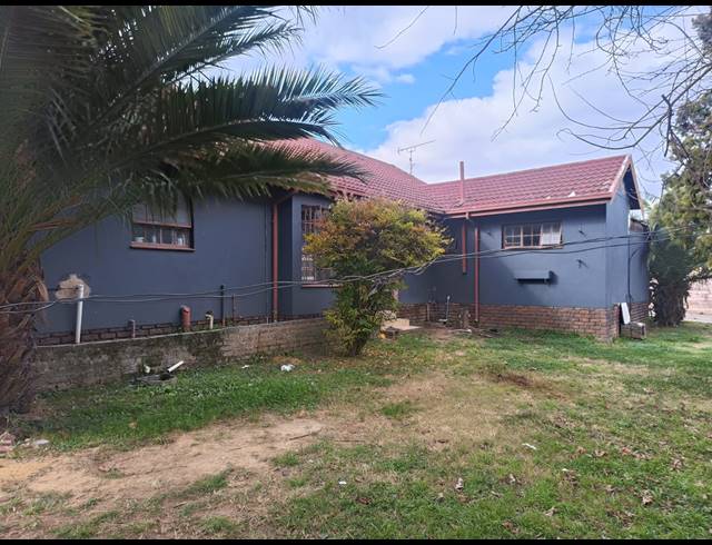 3 BEDROOM HOUSE FOR SALE IN BIRCHLEIGH NORTH
